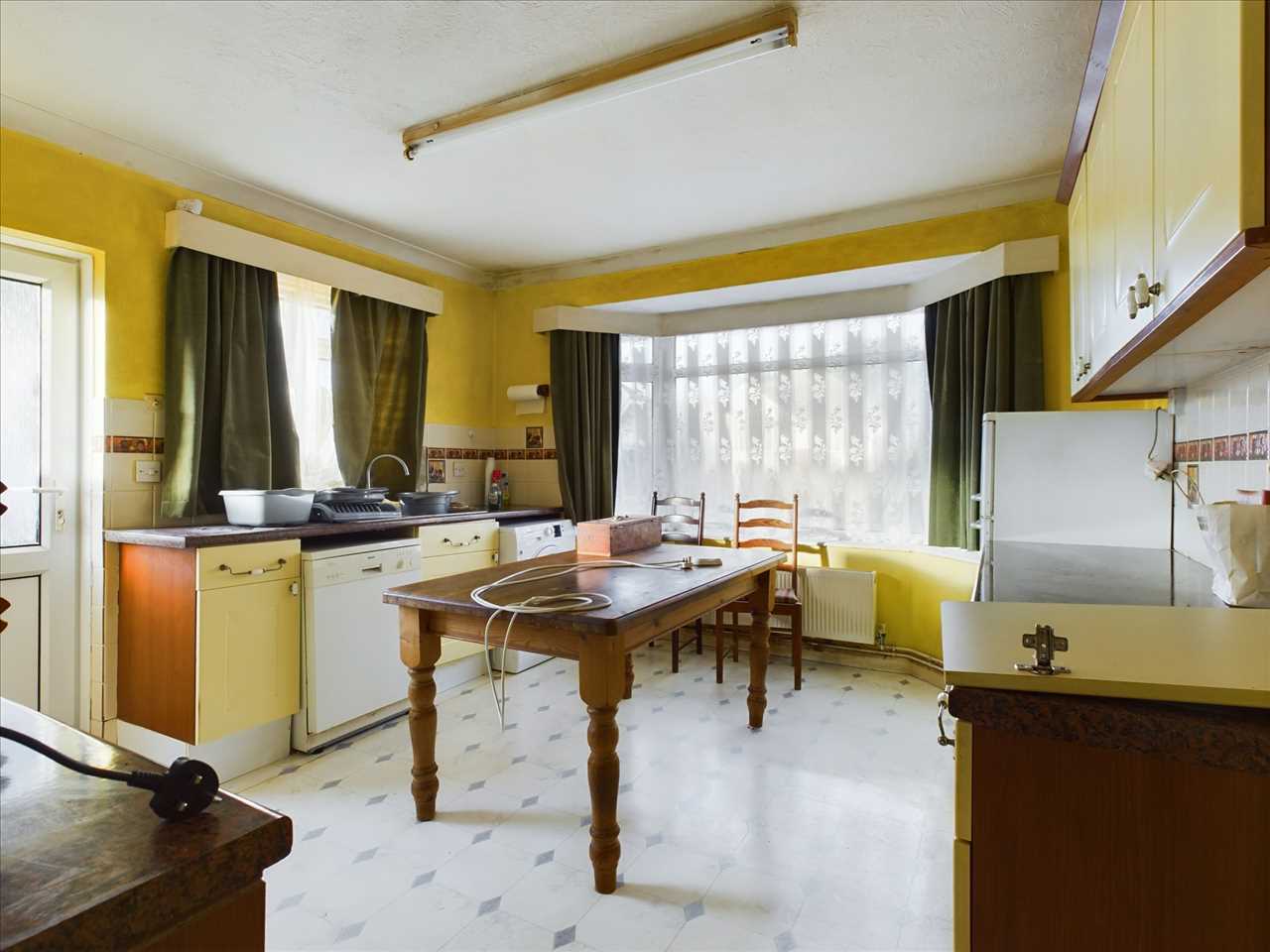 Broomfield Avenue, Cliffs