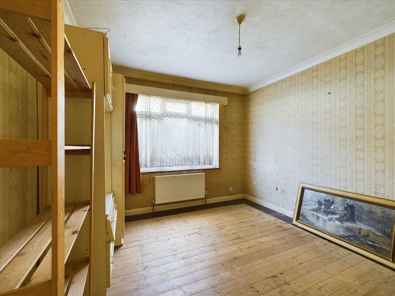 Broomfield Avenue, Cliffs