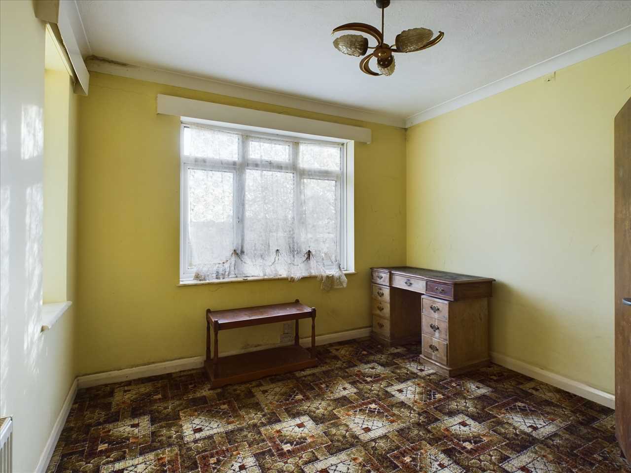 Broomfield Avenue, Cliffs