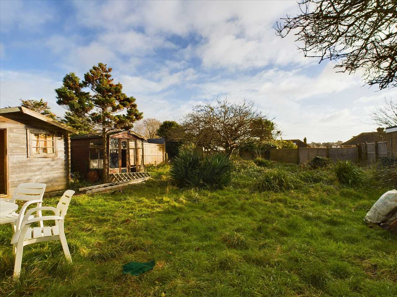 Broomfield Avenue, Cliffs